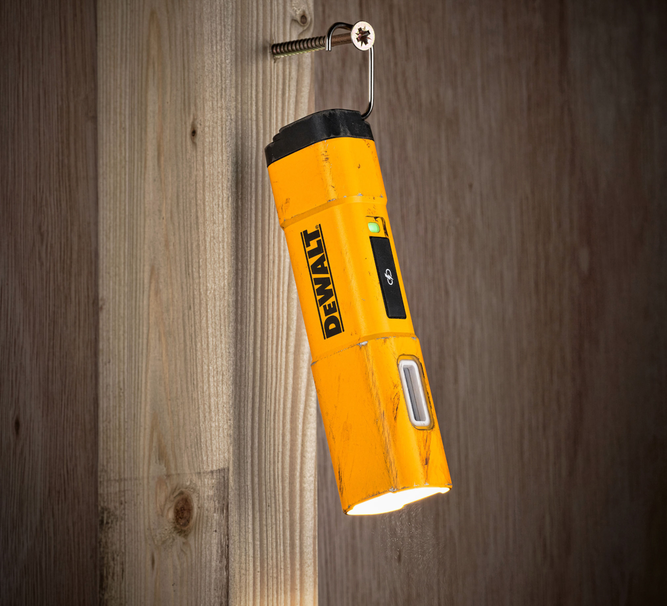 吊るして使うことも可能