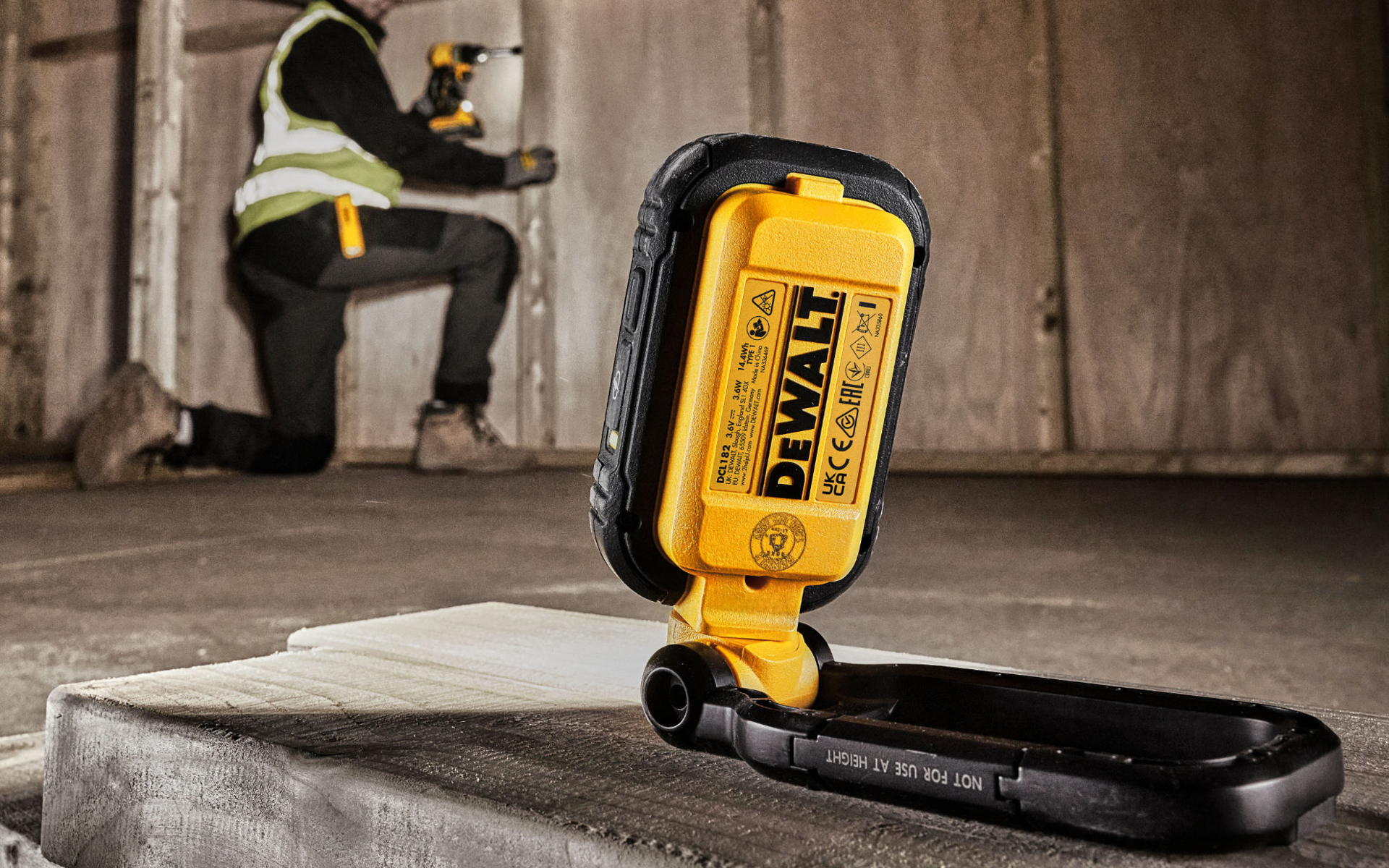 ガレージでのメンテナンスだけでなくアウトドアや災害時にも便利