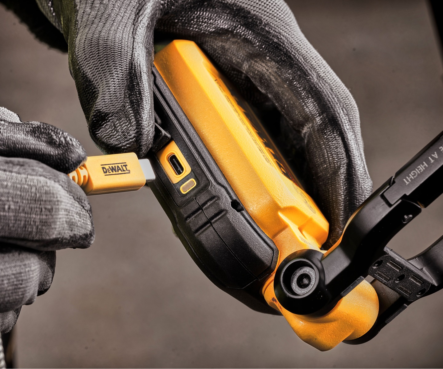 充電はUSB-Type Cを使用