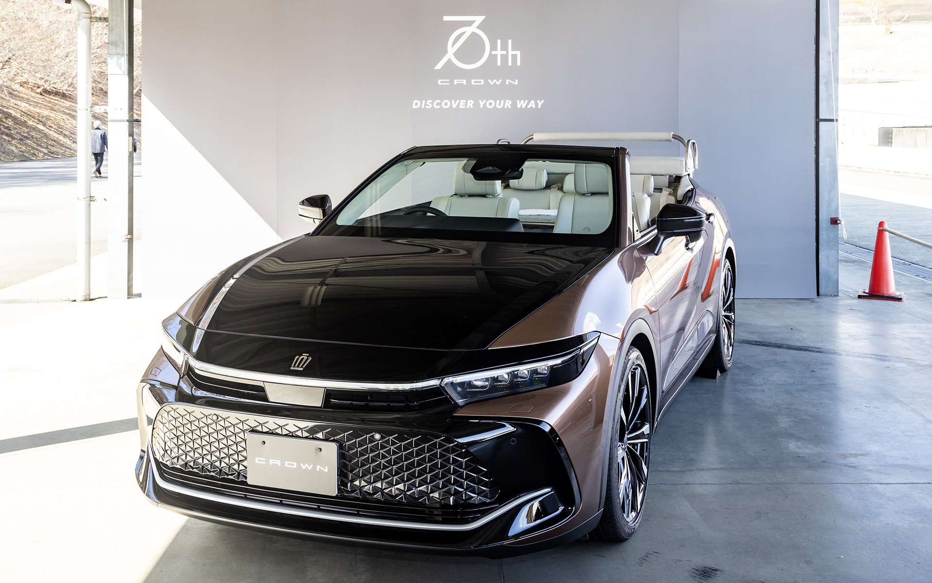 試乗会場にはクロスオーバーベースのオープンパレードカーも展示されていた