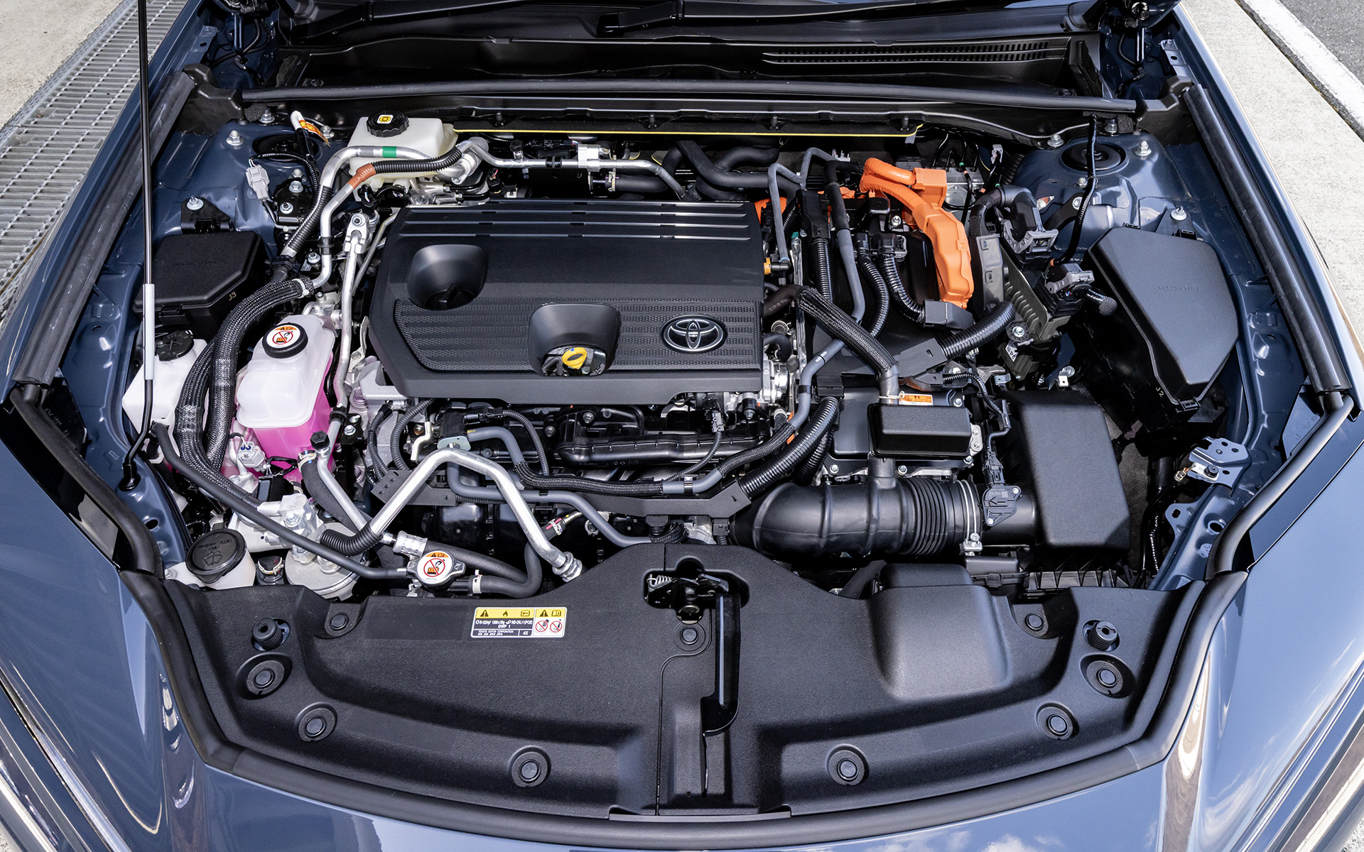 新型クラウン エステートに搭載されたA25A-FXS型 2.5リッター 4気筒エンジン。ダイナミックフォースエンジンとしておなじみのものとなるが、プロトタイプのためパワースペックは不明。こちらはPHEVモデル