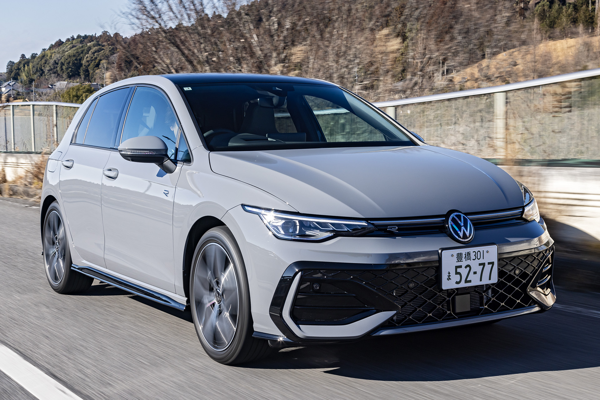 R-Lineは18インチタイヤ＆専用スポーツサスペンションが組まれるが乗り心地はかなりいい