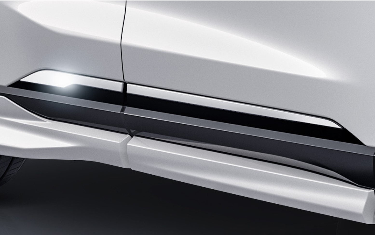 サイドドアガーニッシュ（3万7400円）