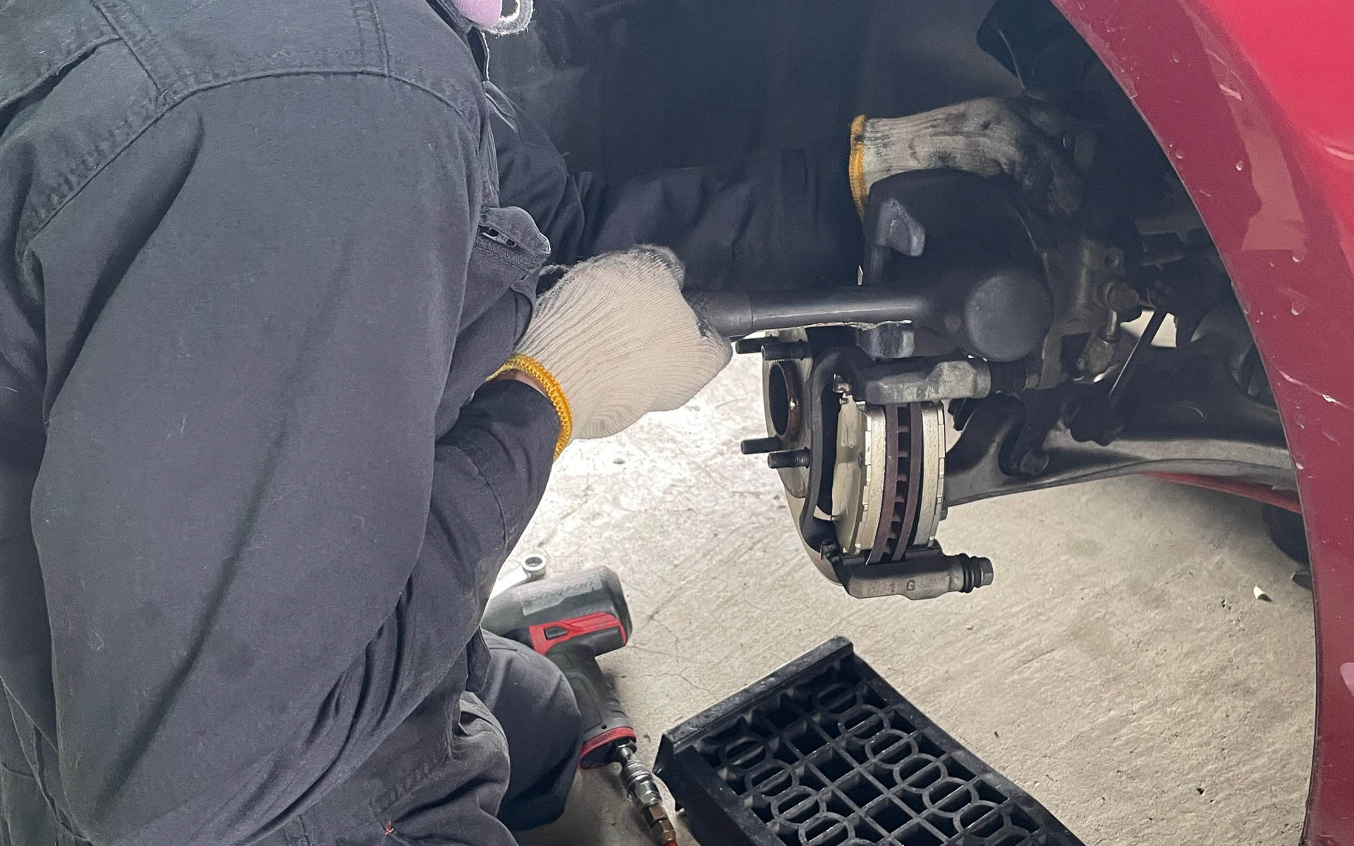 シンプルな構造だがもっとも重要なブレーキ。ブレーキ交換はもう自分じゃできません