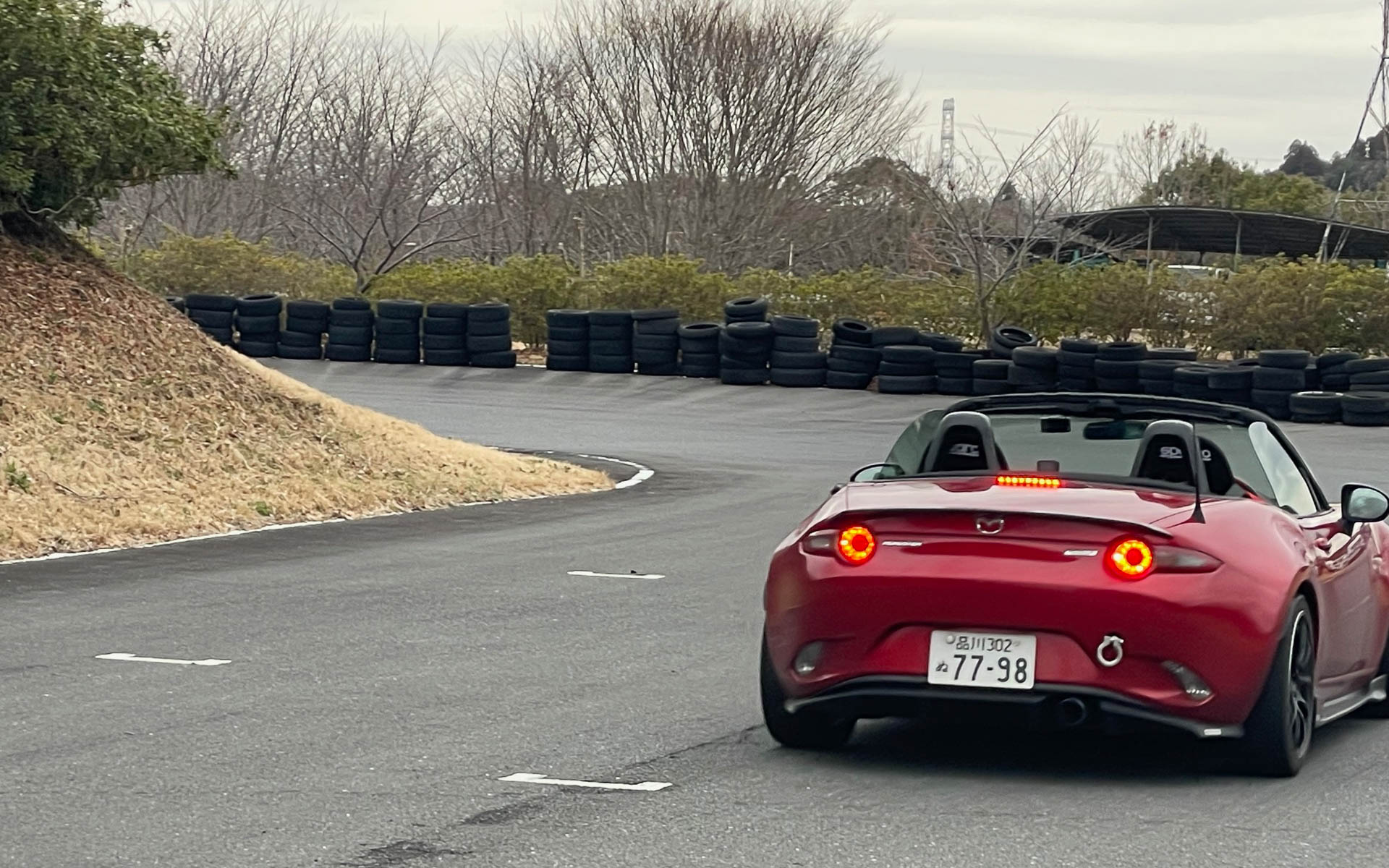 夕方になり最後に周回コースで練習したが、朝より自信を持ったドライビングになっていた