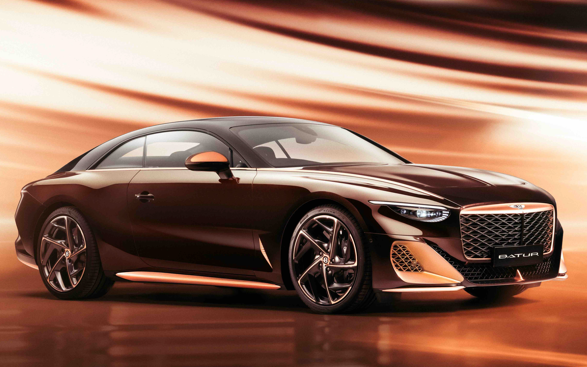 ベントレーの特注モデル「バトゥール ブラックローズ」