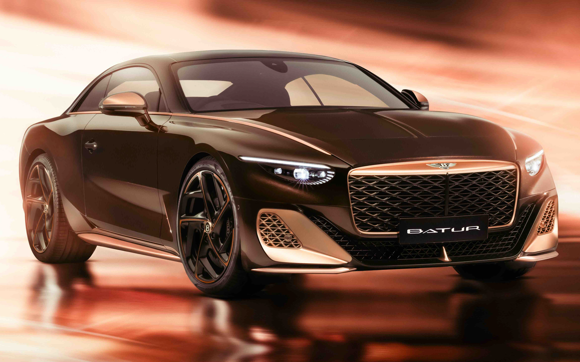 ベントレー「バトゥール」の特注モデル「ザ・ブラックローズ」