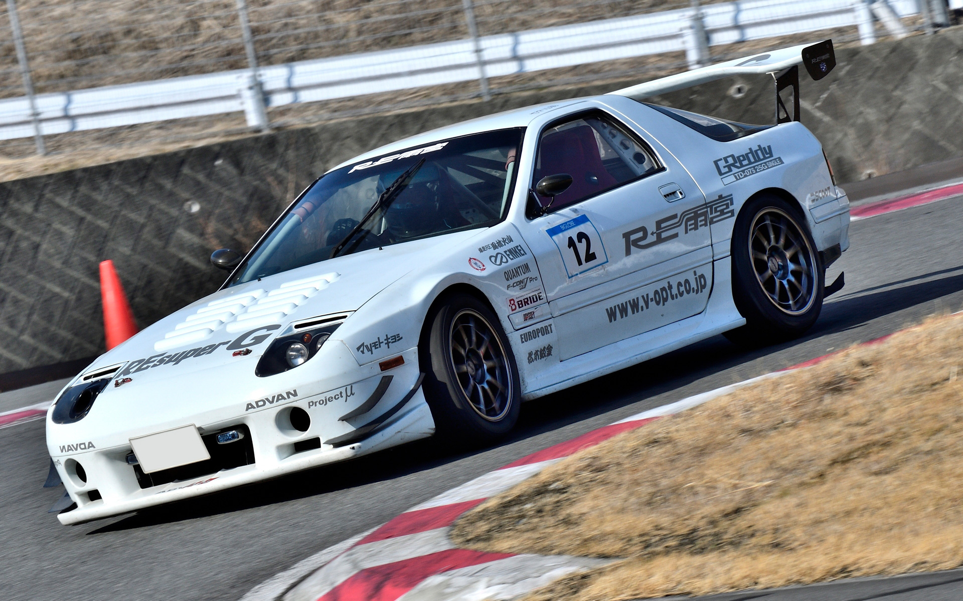 今回の走行会のサプライズとしてゲストドライバーが選んだ1台を表彰。長尾綱也賞はTUKI588さん（RX-7 FC3S）