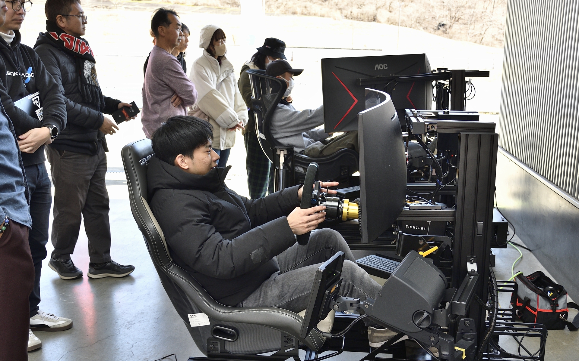 シミュレータは徐々に人だかりが増えていき、大盛況となった