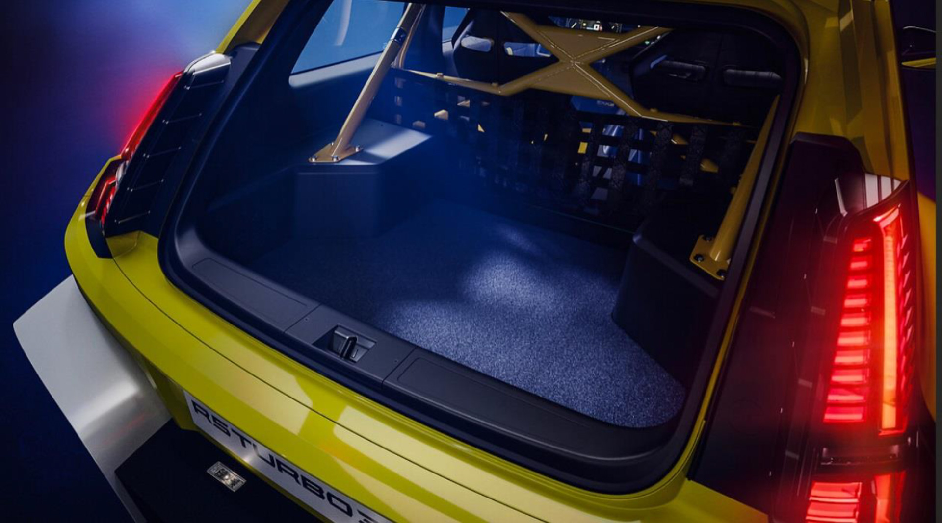 ルノーの新型バッテリEV「5ターボ3E」