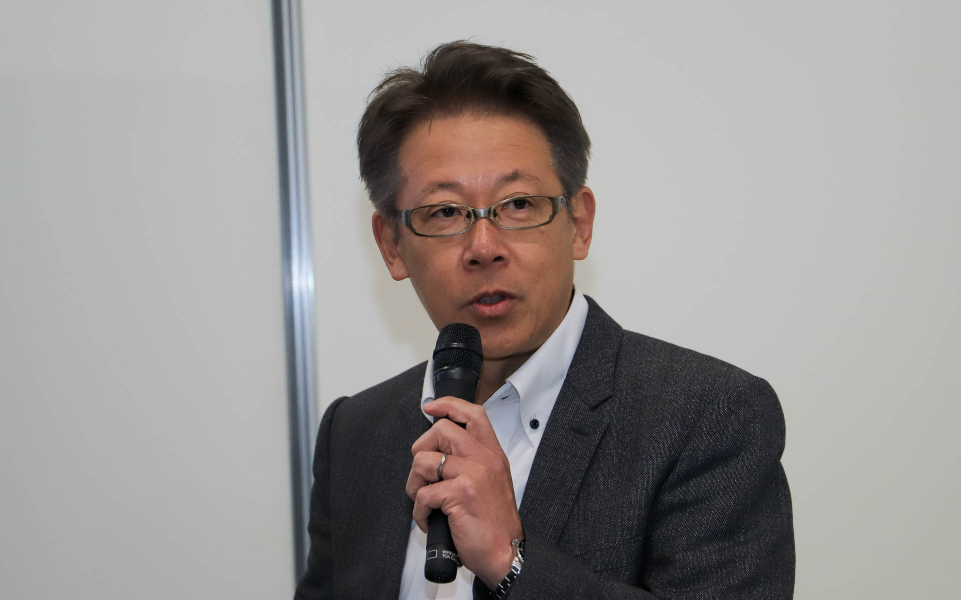 安全技術全般の責任者を務めるトヨタ自動車株式会社 クルマ開発センター フェローの御沓悟司氏によるトヨタの安全技術に関する説明会が行なわれた