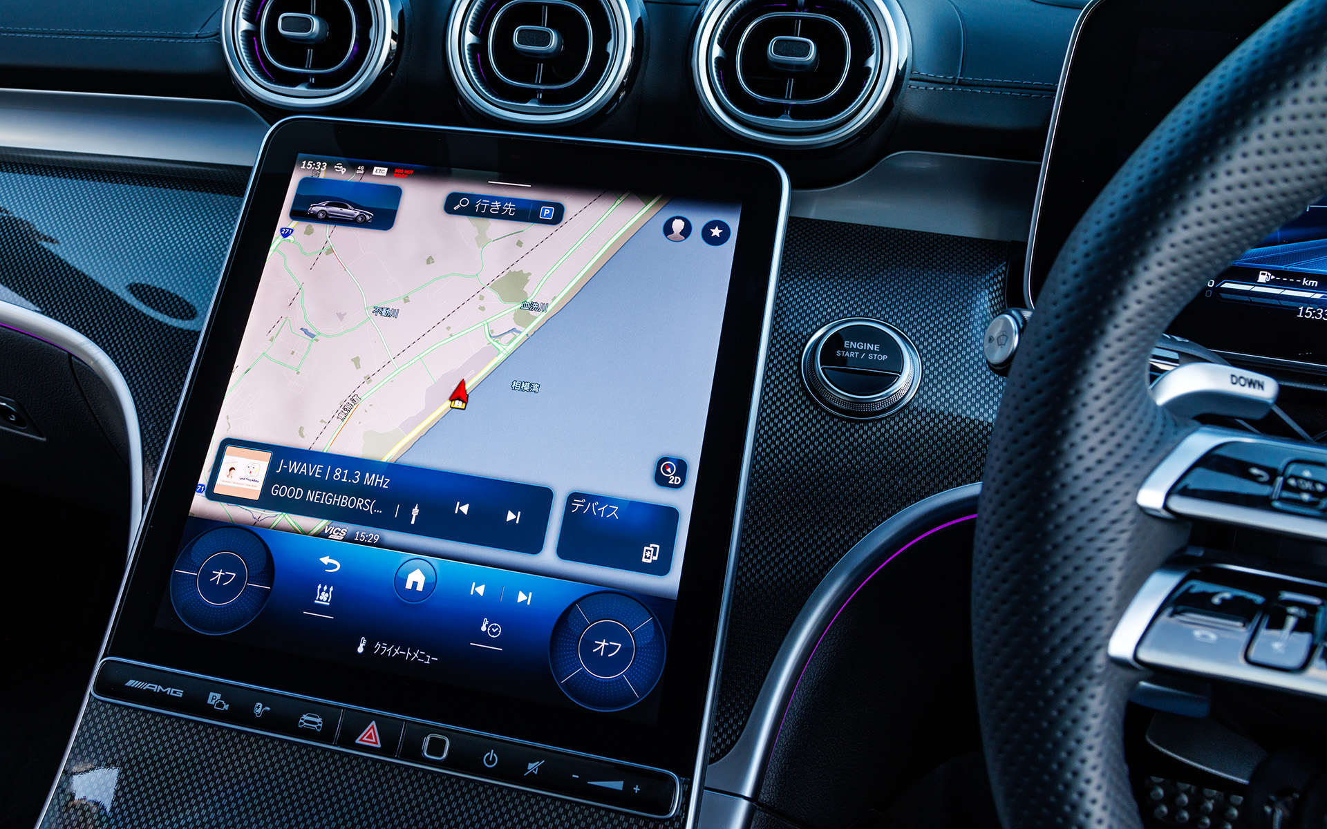 縦型11.9インチディスプレイは、6度ほどドライバー側に傾けられている