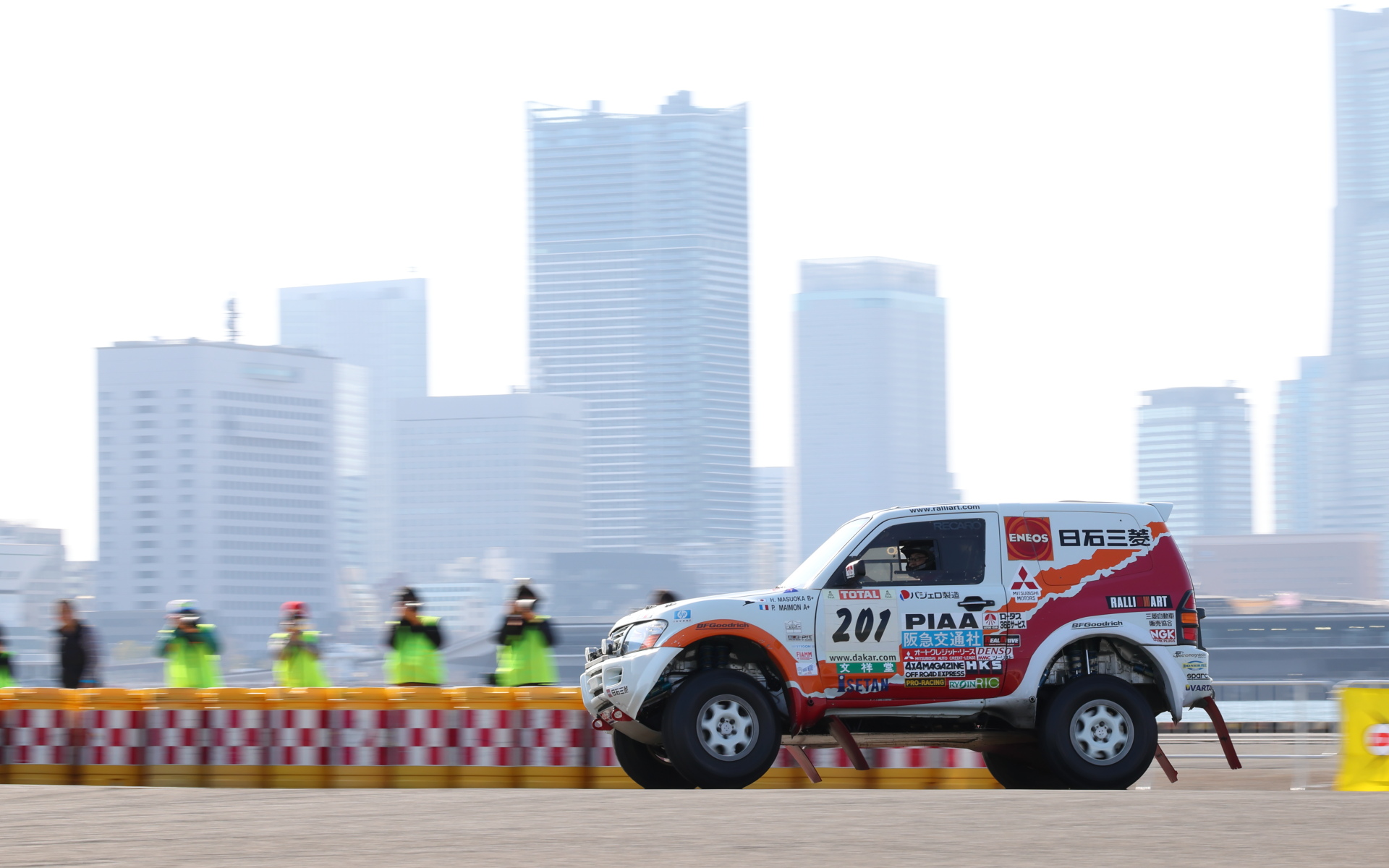 報道関係者に向けたエリアでの撮影にも挑戦