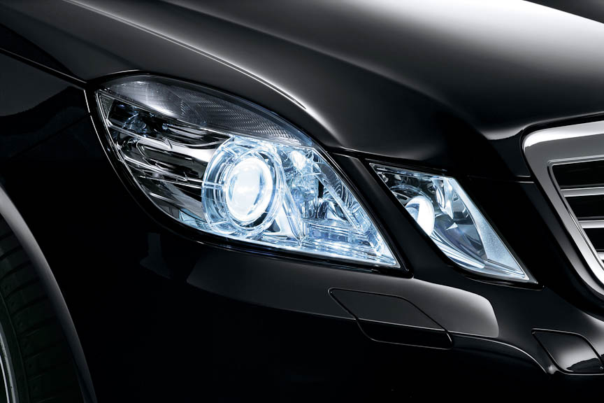 ツインヘッドライトは丸目から角目に