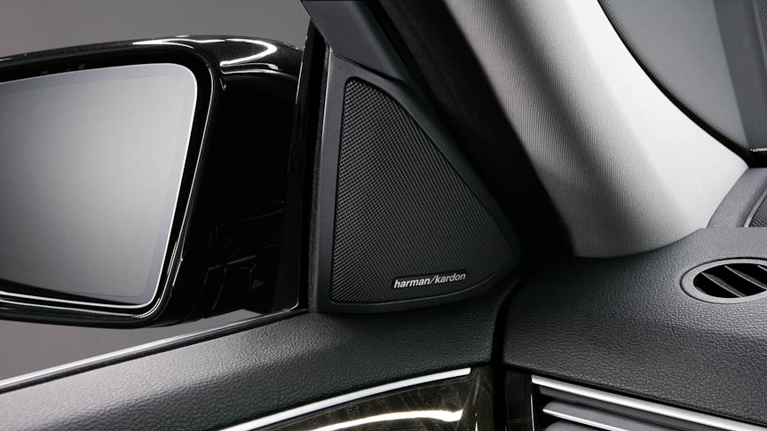 harman/kardon 7.1chサラウンドシステム（E550アバンギャルドは標準装備、そのほかはオプション）