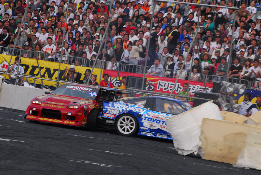 横腹から突っ込みフレームを大きくゆがめてしまう