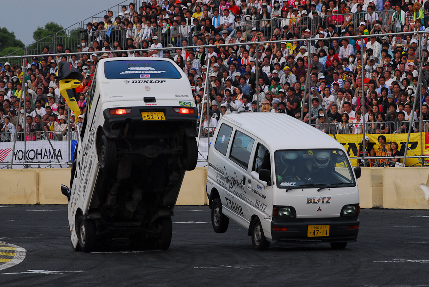 「ジャックナイファー」による軽ワゴンのジャックナイフ