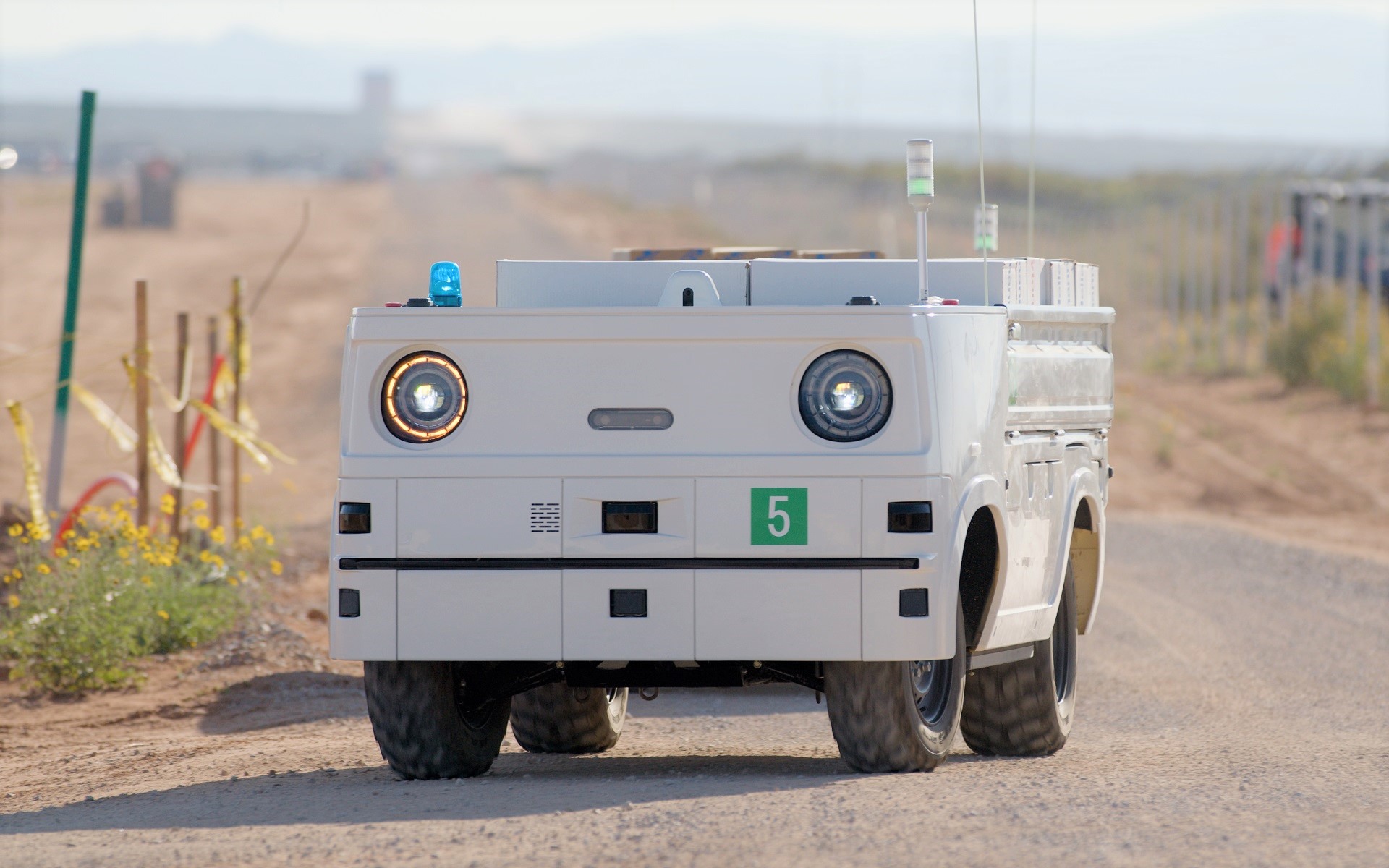 Autonomous Work Vehicle（第2世代プロトタイプ）