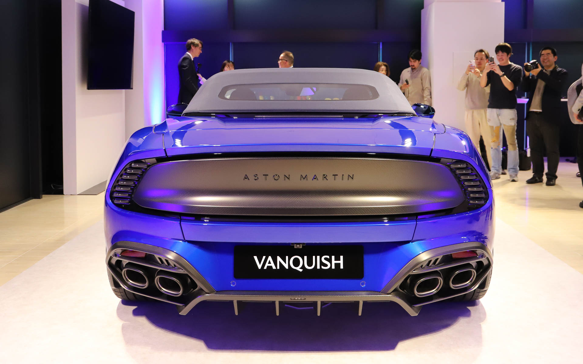 新型ヴァンキッシュ ヴォランテ（ルーフ格納時）