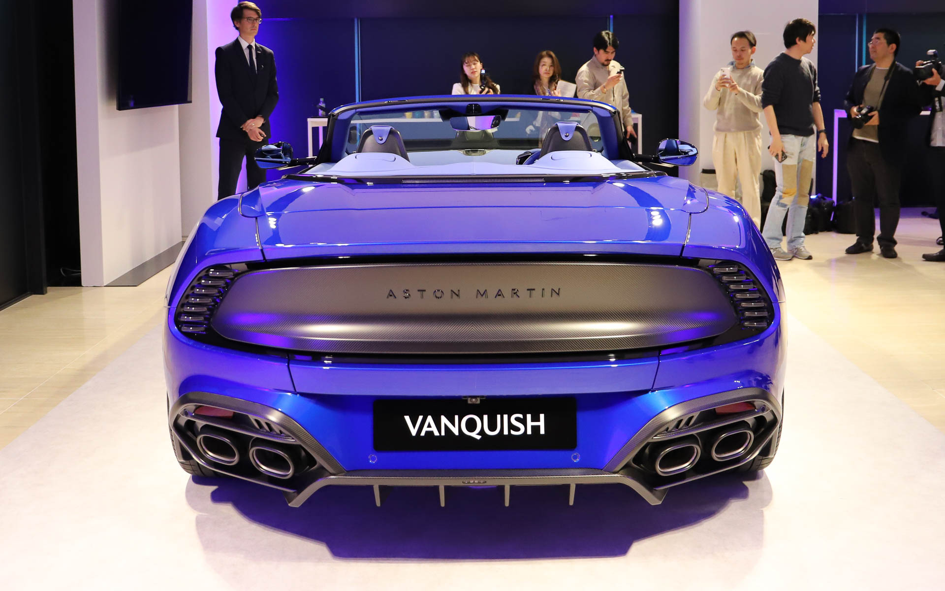 新型ヴァンキッシュ ヴォランテ（ルーフオープン時）