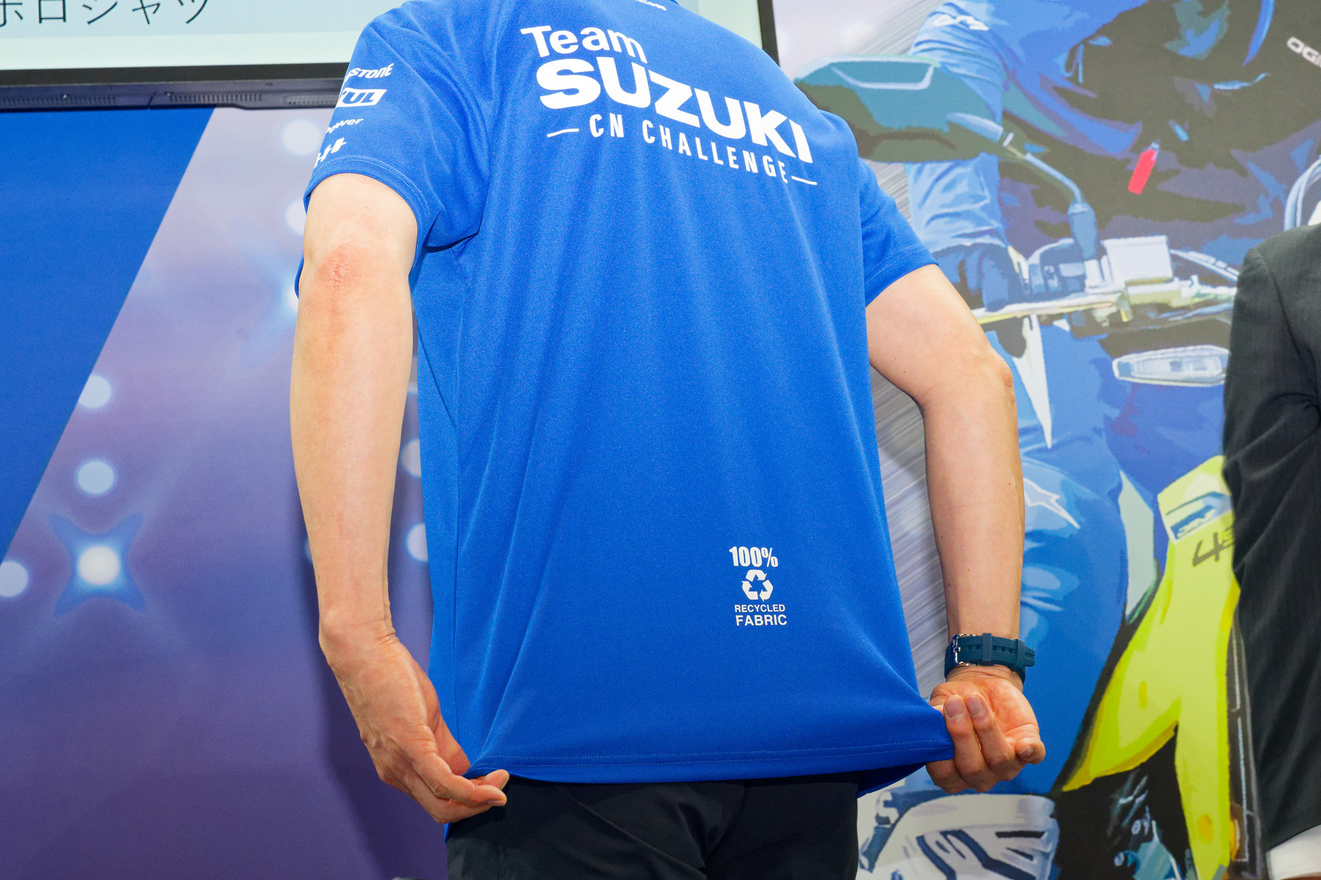 佐原氏が着用していたシャツも100％再生生地