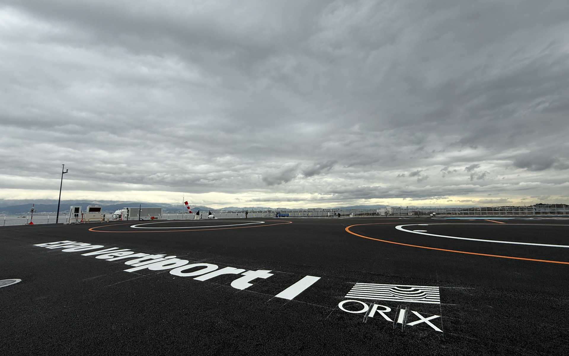公開された「EXPO Vertiport」。国土交通省航空局のバーティポート整備指針に準じて整備され、既存のヘリポートに近い施設になっているという