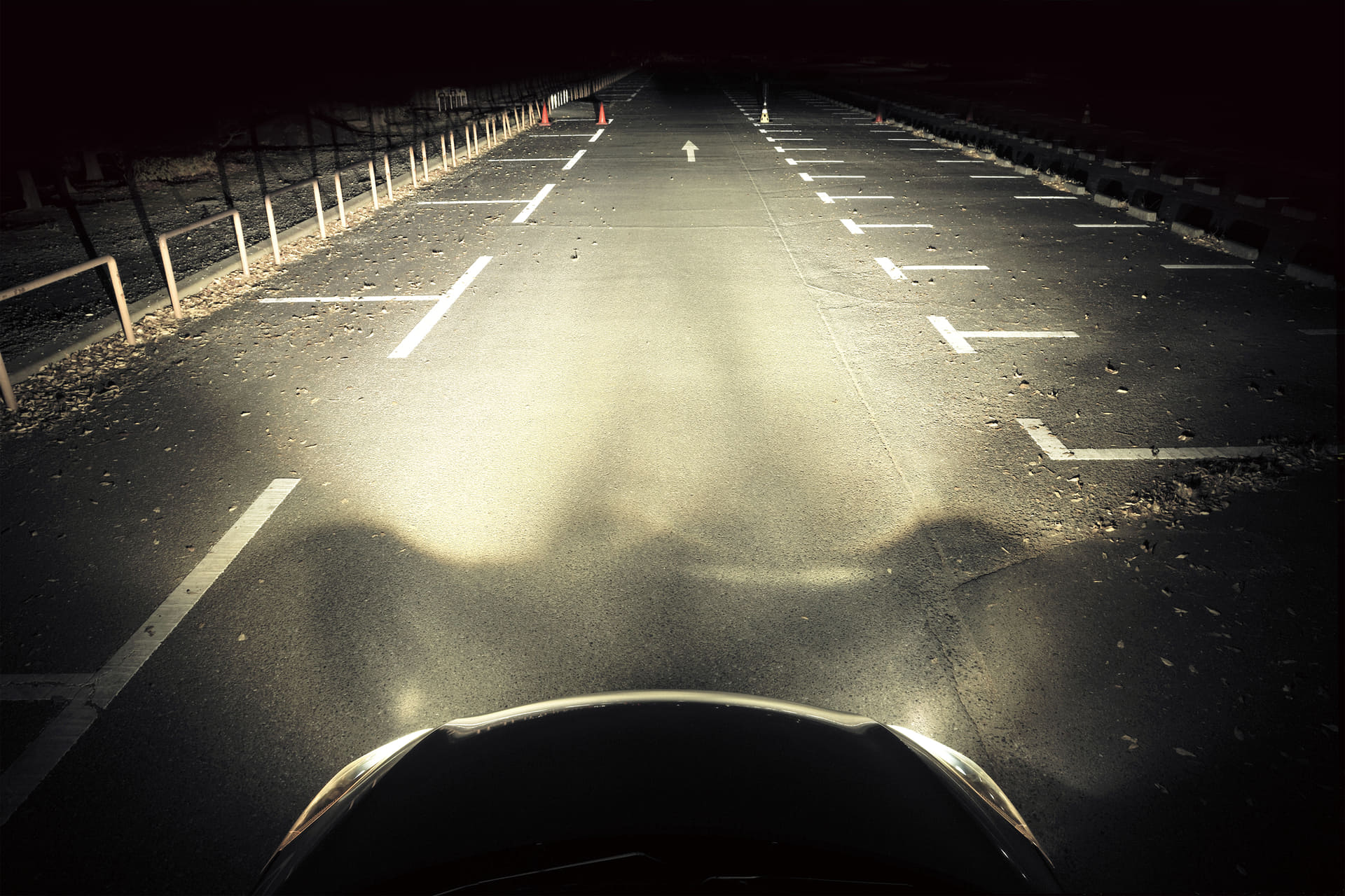 色温度4500Kの路面照射イメージ