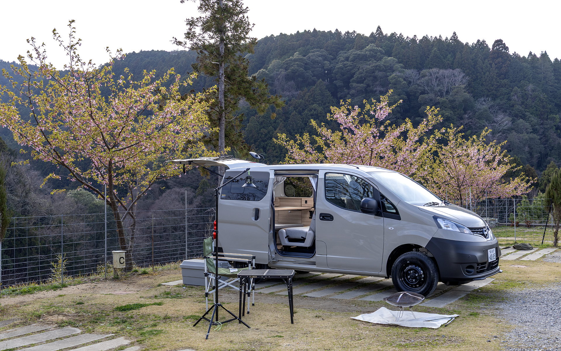 クルマの車内を「居心地のいい部屋にする」というコンセプトはクルマを所有する理由になりえるか？　実際に使って体験してきた