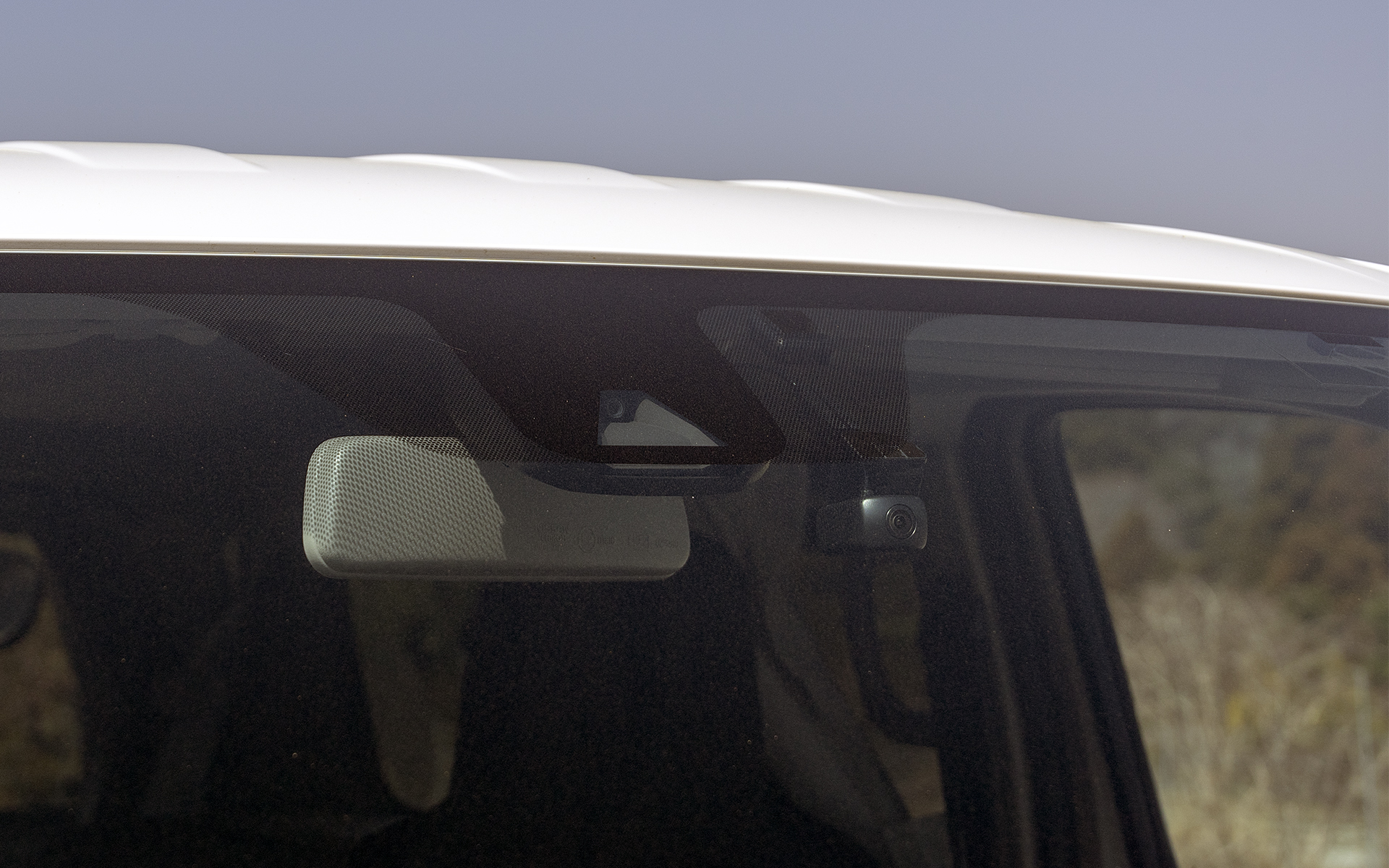 世代的にインテリジェントクルーズコントロールはないが、衝突回避・被害軽減用のインテリジェントエマージェンシーブレーキは装備している