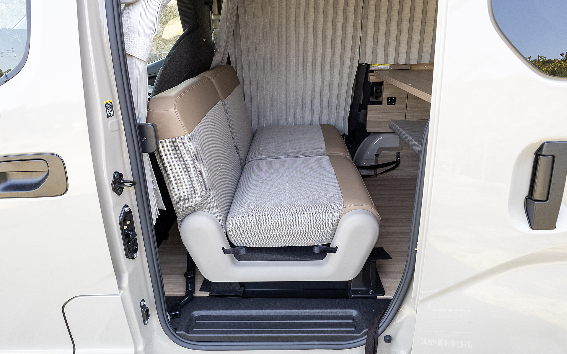 リビングモードにした状態。リビングモードではヘッドレストは付けられない