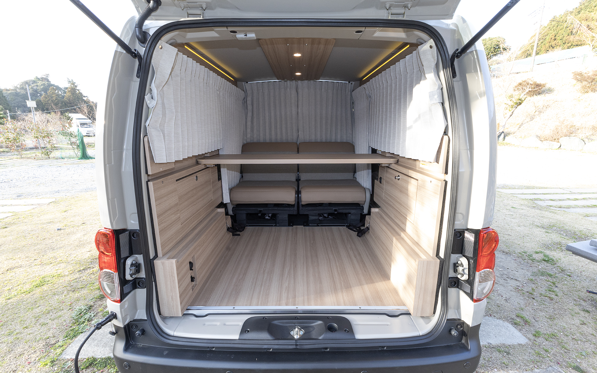 平置きベッドを外した状態。フロアを広々と使える