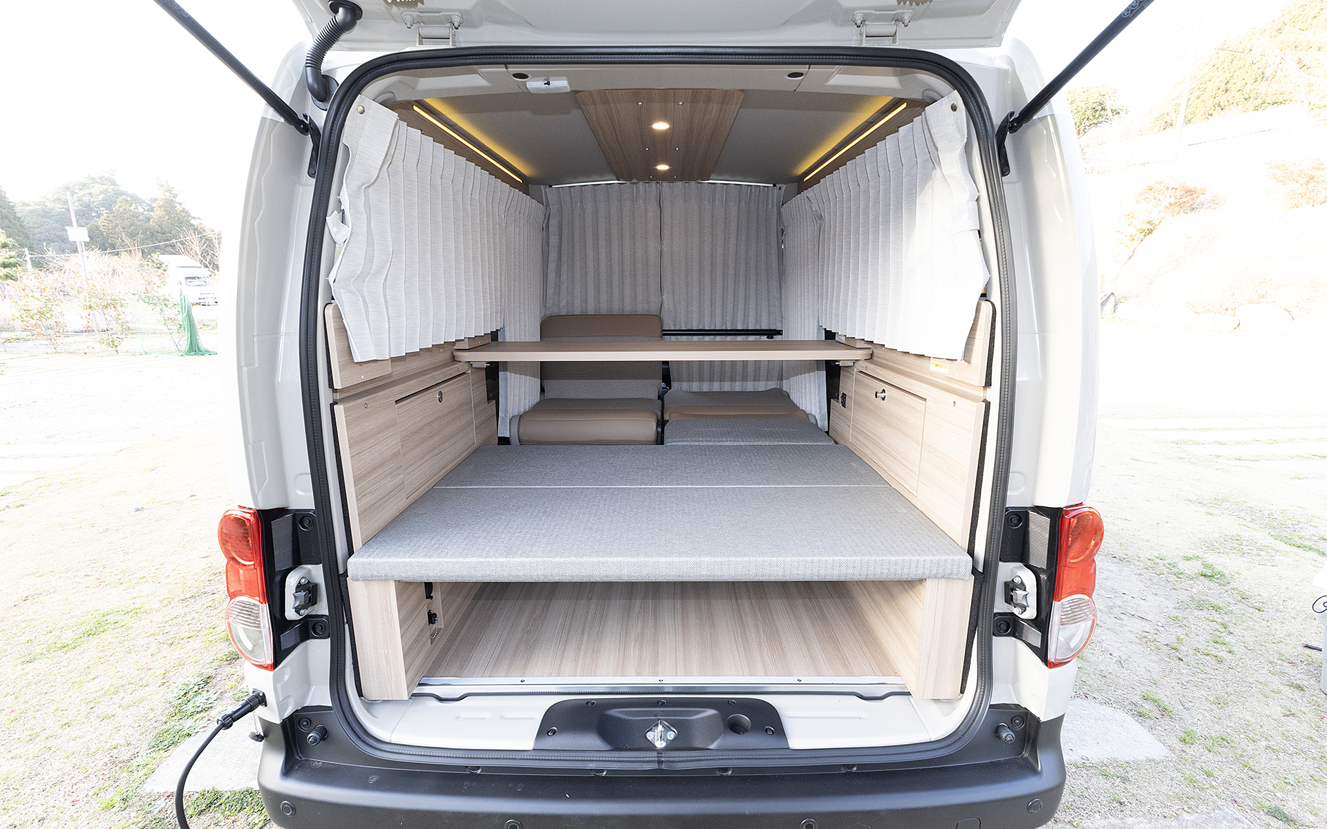 片側のシートを起こした状態。今回はこのモードで使用した