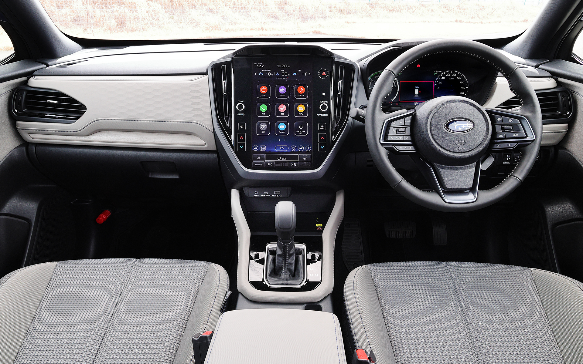 新型フォレスター Premium EX（プロトタイプ）のインパネ。ステアリングコラム右側にはプッシュスタートボタンがあり、その横にEV MODEボタンなどを配置している