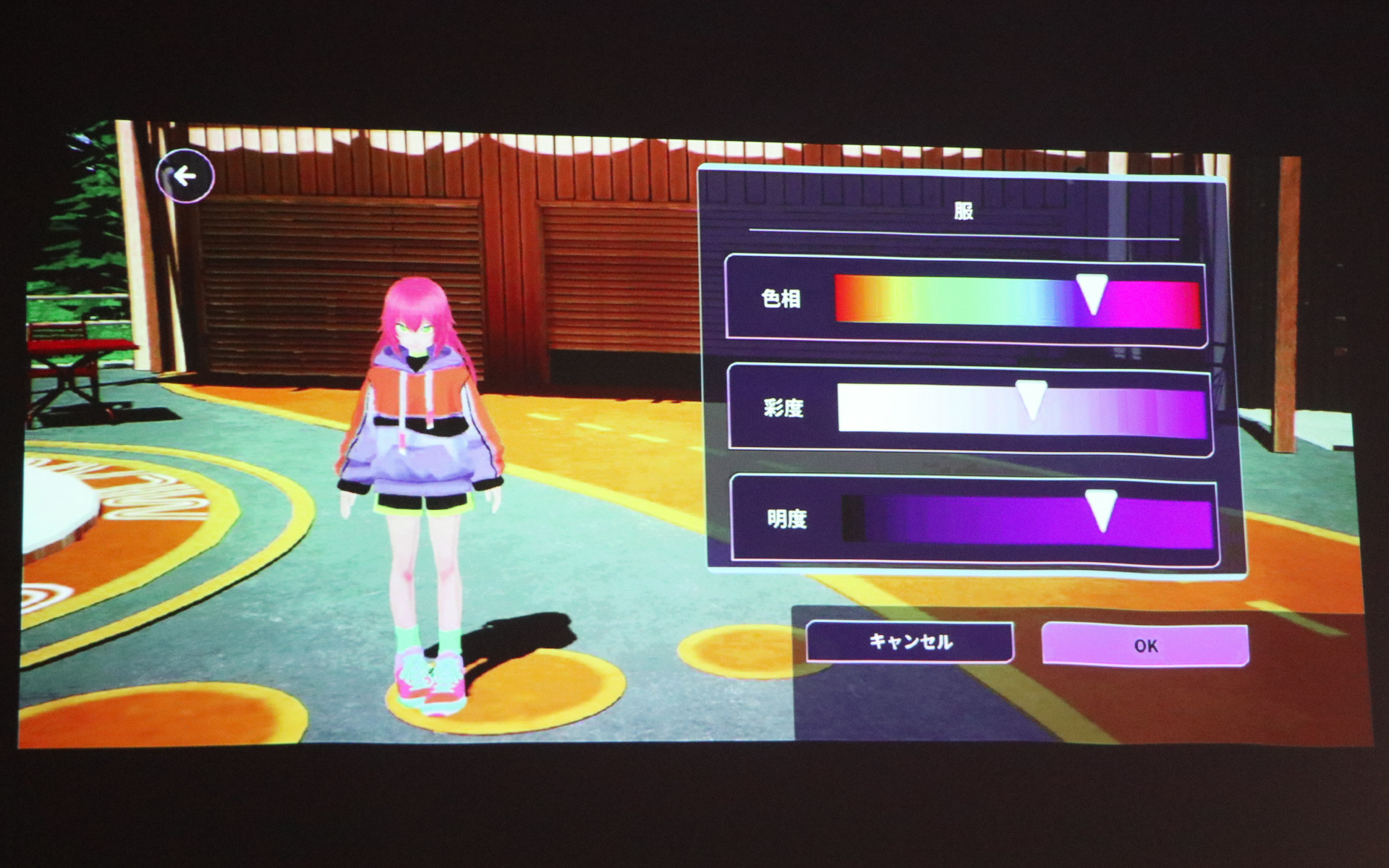 MILAND内での分身となるアバターでは、仮想空間なのでいつもの自分とは違う、チャレンジングな髪色を選択