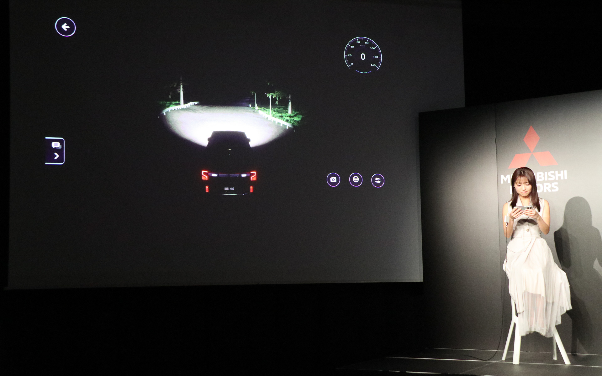 真っ暗な郊外路をヘッドライトの光だけを頼りに走る「棄てられた人形村」コース