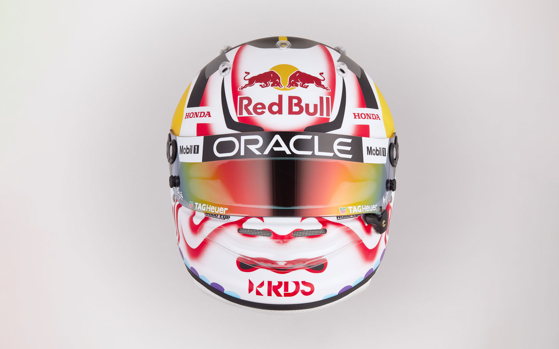 角田裕毅選手のF1日本グランプリ特別デザインヘルメット