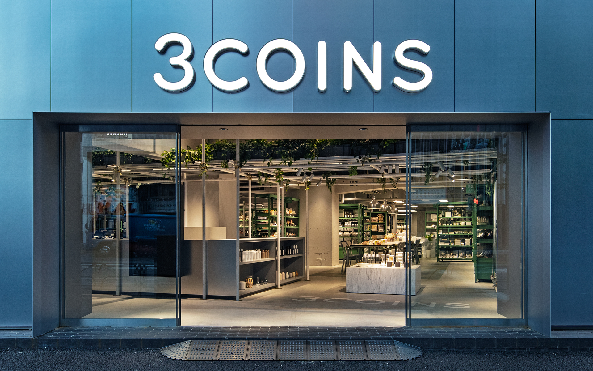 3COINS原宿本店