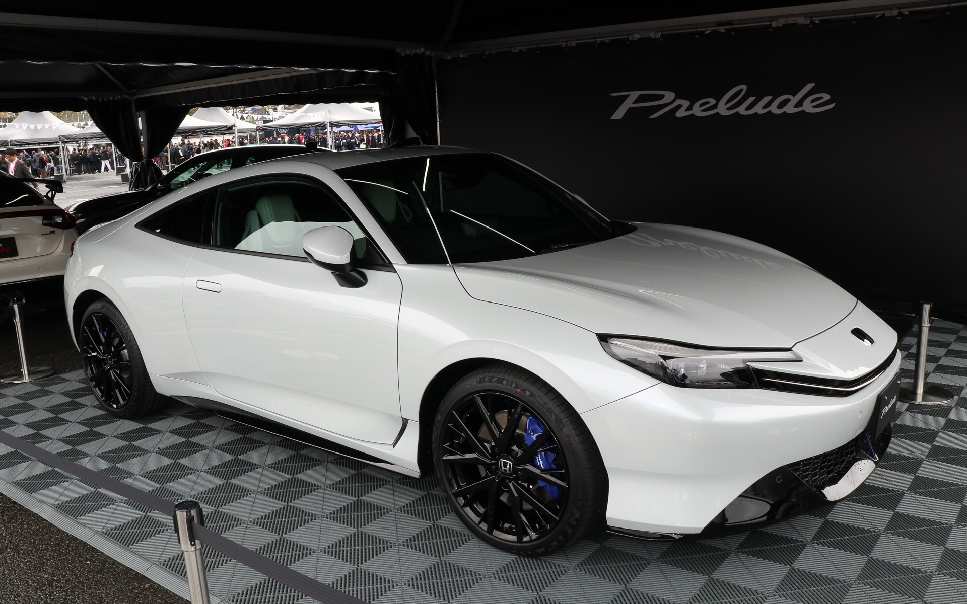 今秋発売予定の「プレリュード」プロトタイプ車両がインテリアを確認できる状態で一般初公開