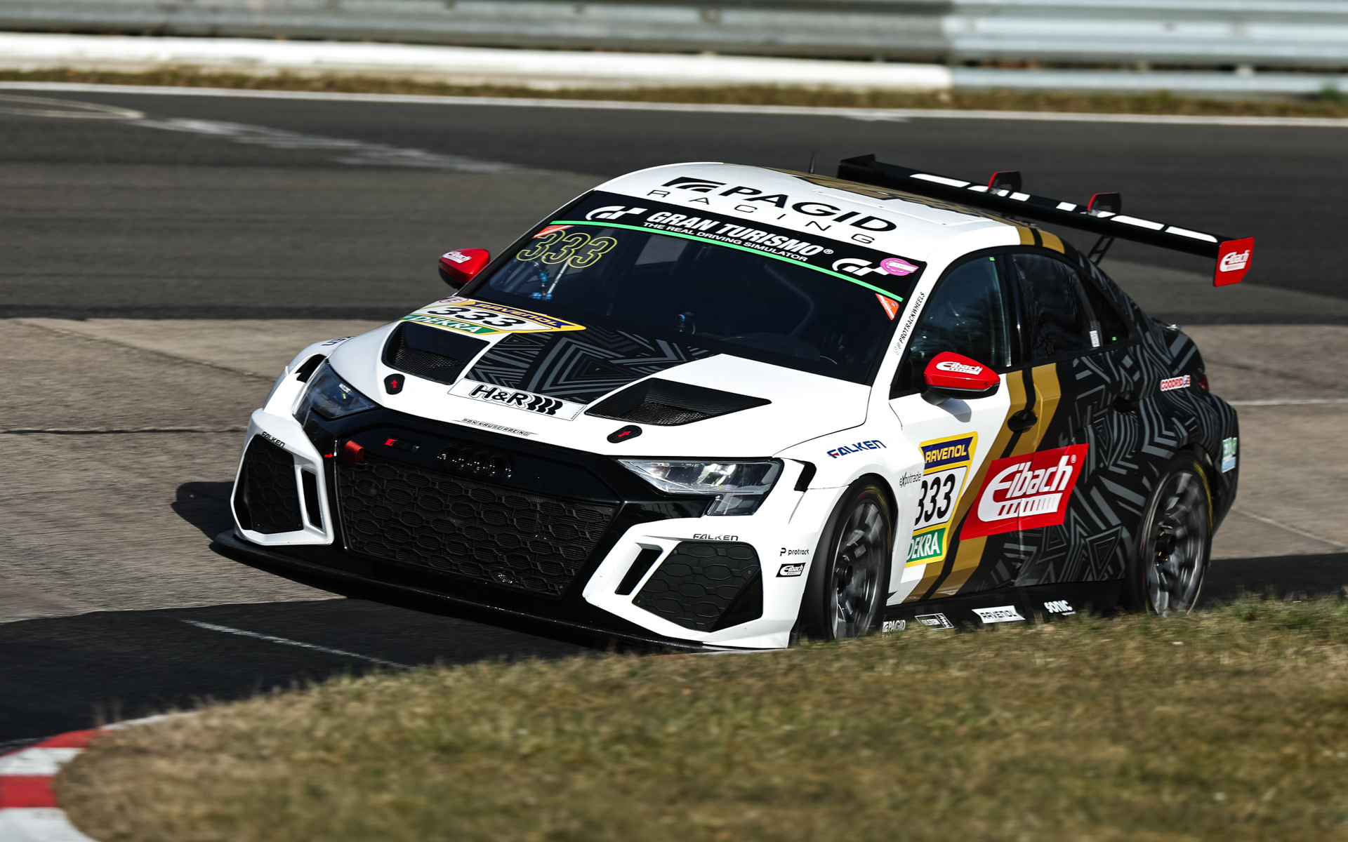 AT3クラス優勝の「Max Kruse racing」の333号車