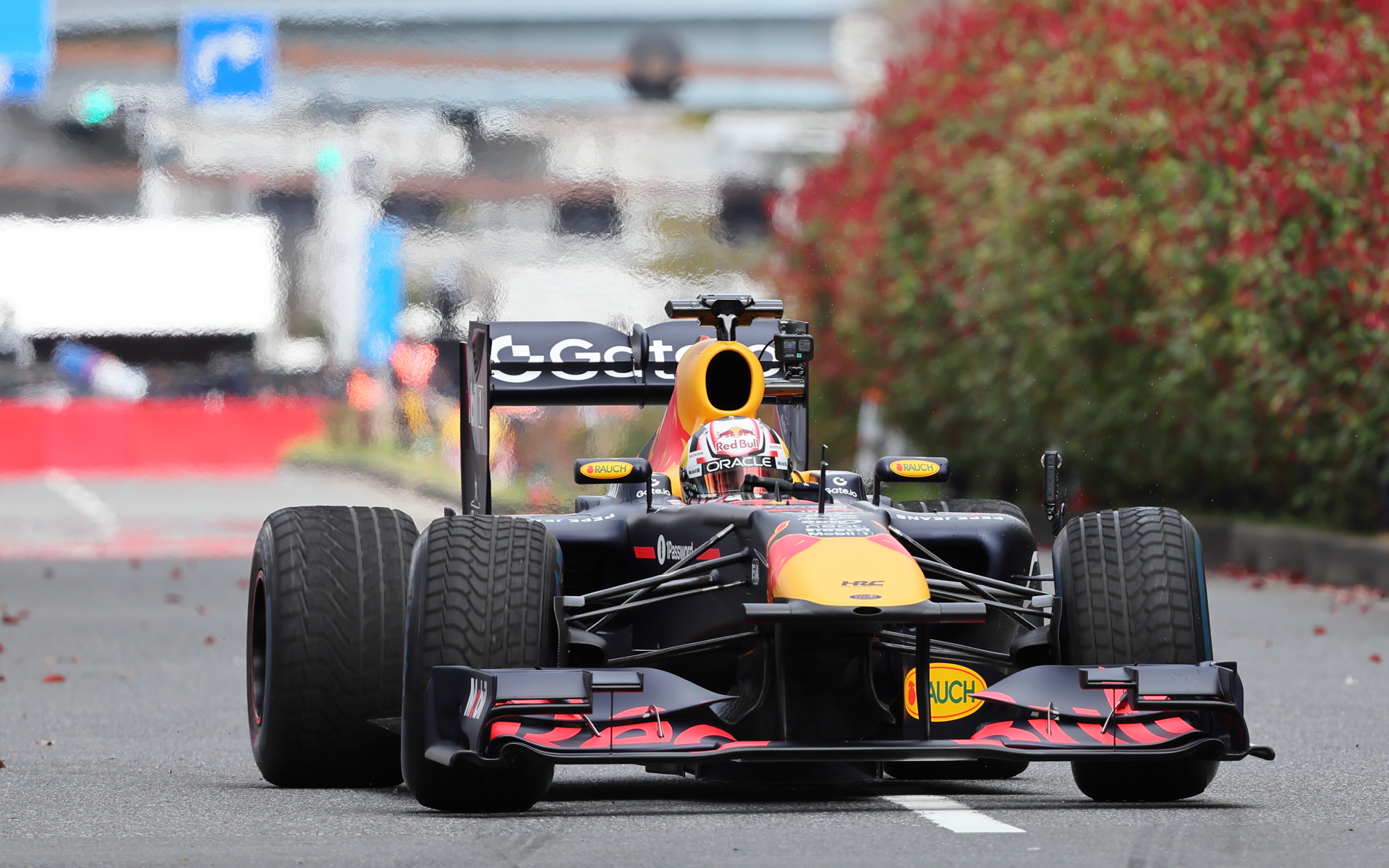 角田裕毅選手のRed Bull Racing RB7（25カラーリング）