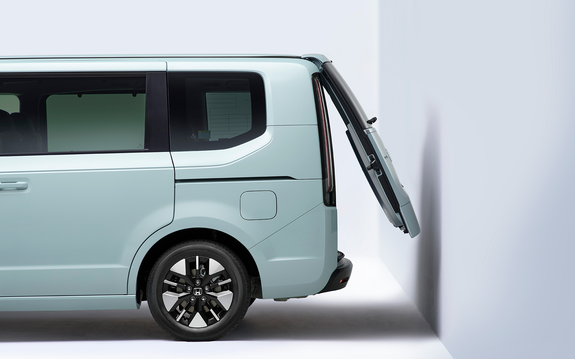 AIR EXパワーテールゲート（メモリー機能付）