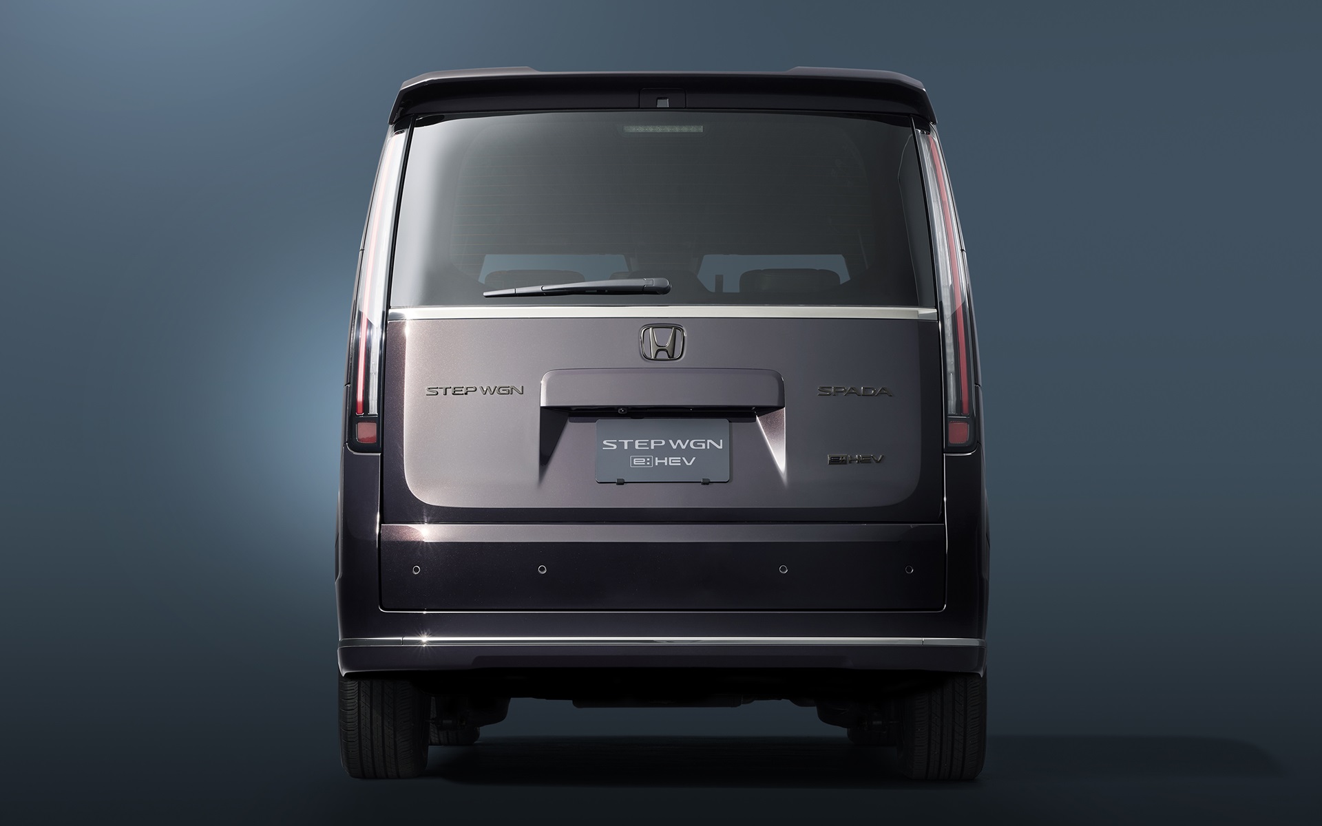 ブラックで統一して精悍さを高めた