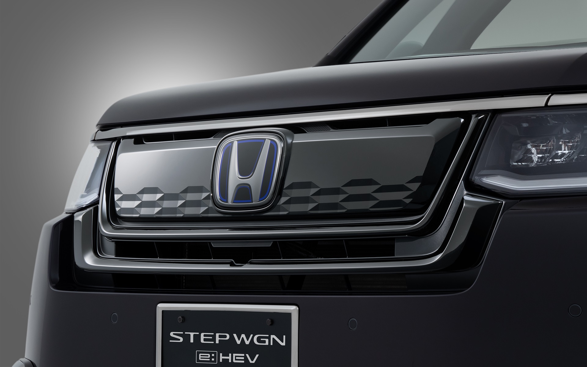 グロスブラックのフロントグリル