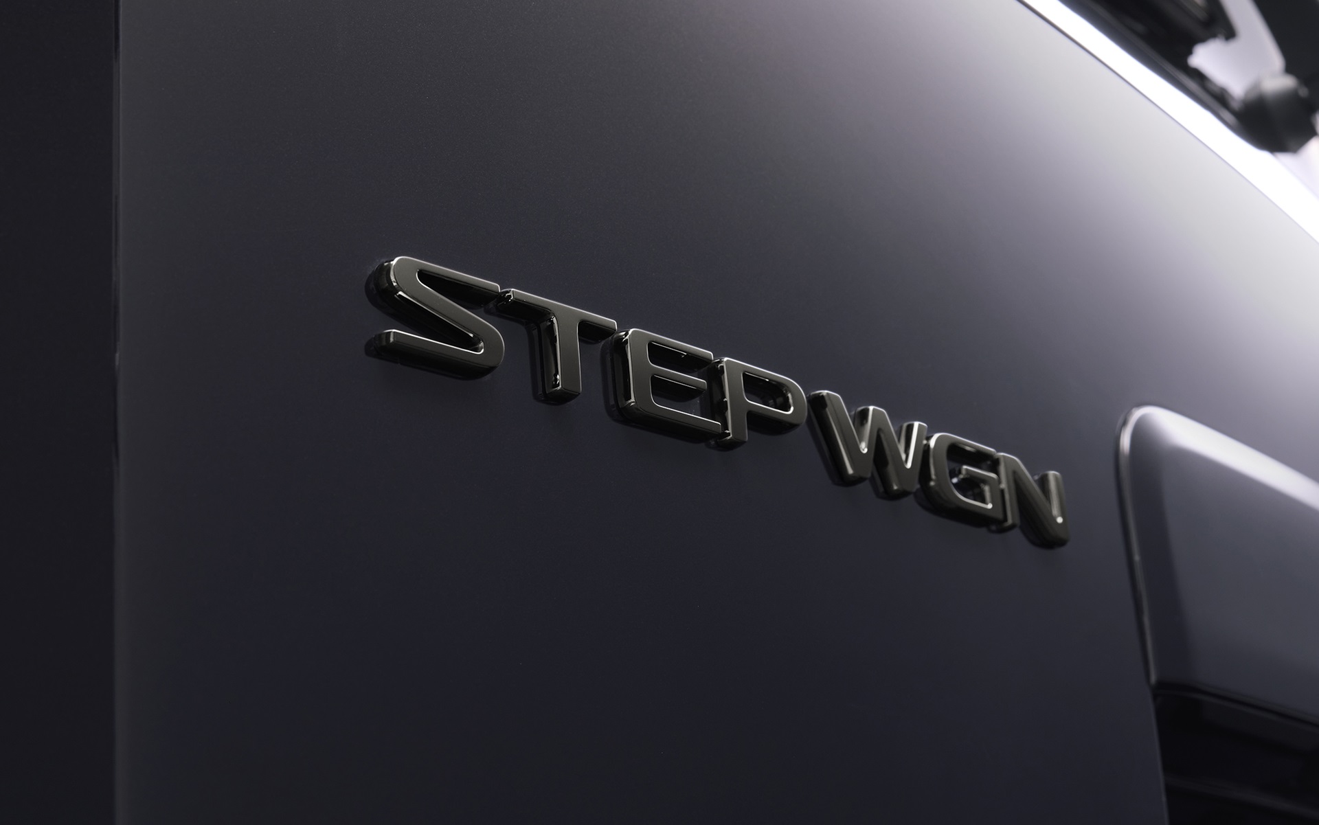 ブラックエンブレム（車名エンブレム）