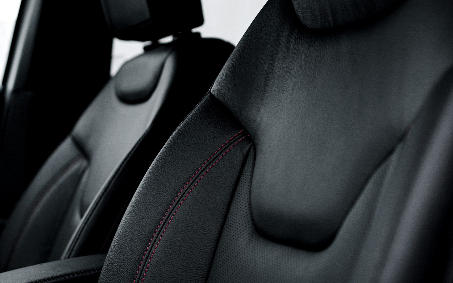 「Jeep Compass Black Shark」に搭載された特別装備