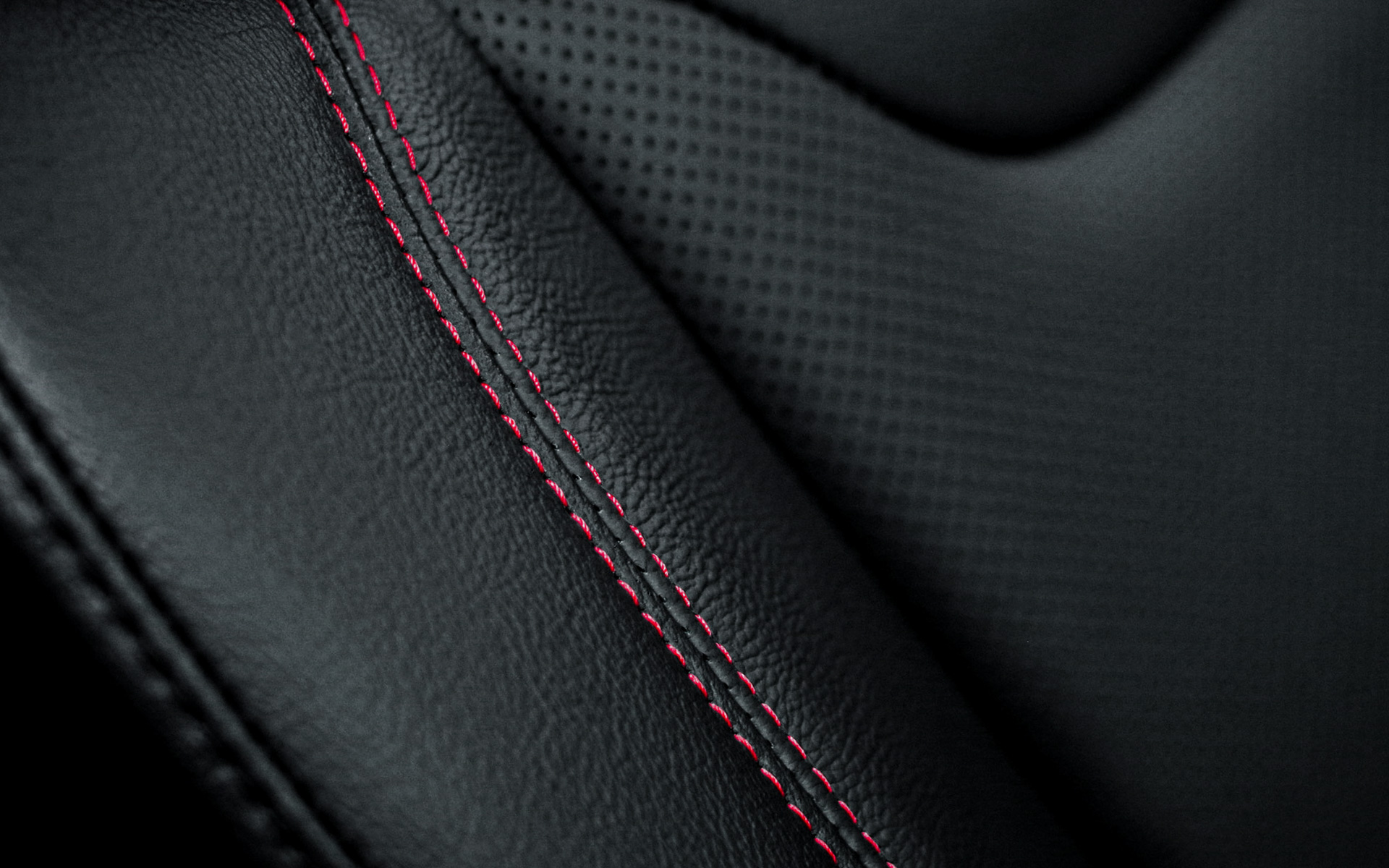 「Jeep Compass Black Shark」に搭載された特別装備