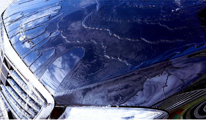 ボディに輝きと透明感を与えるほか、ボディに汚れが付きにくくなる