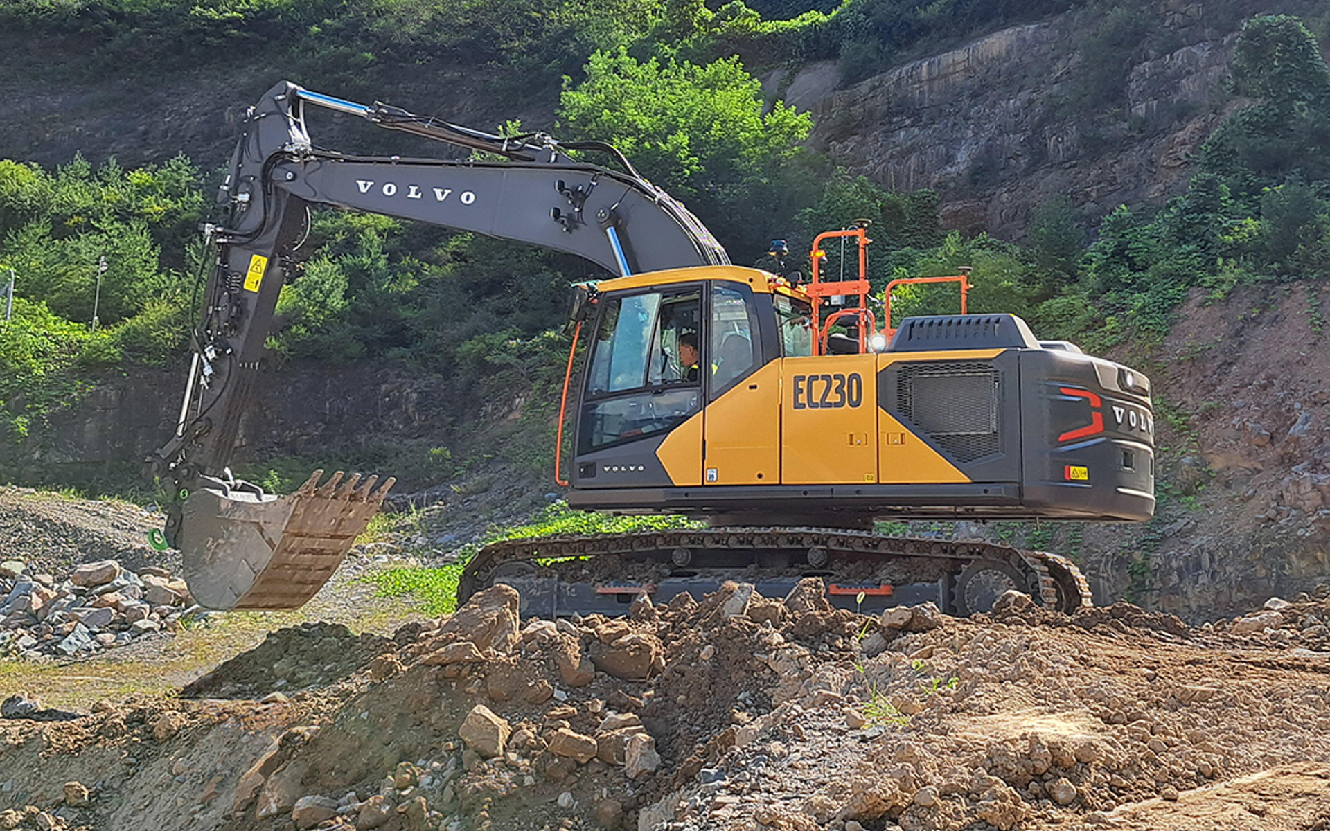 ボルボの新型油圧ショベル