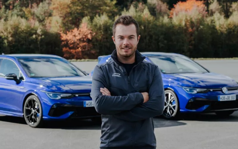 現役プロドライバーで、新型ゴルフRの開発にも携わったベニー・ロイヒター氏が来日