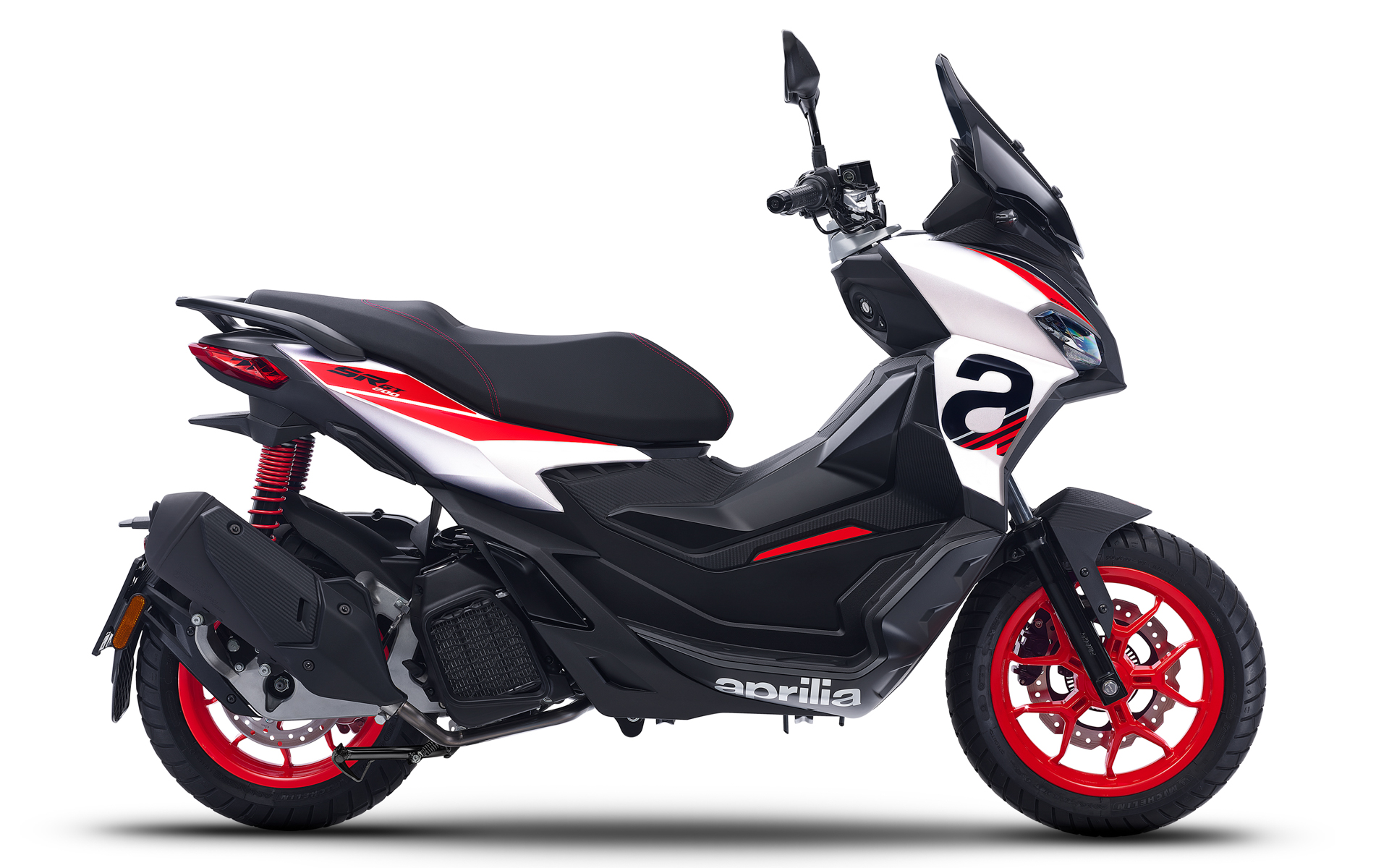 フロントカウルにはアプリリアの頭文字である「a」が配される